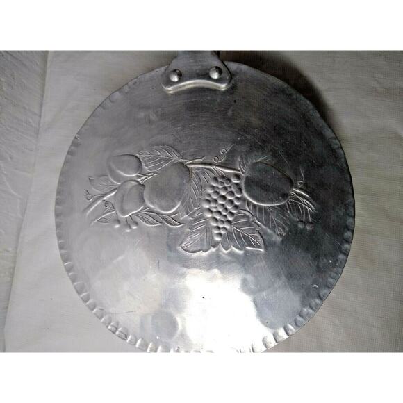 Vintage Everlast Metal 552 Hand Forged Aluminum Butler Pan Fruit Pattern - Picture 4 of 6